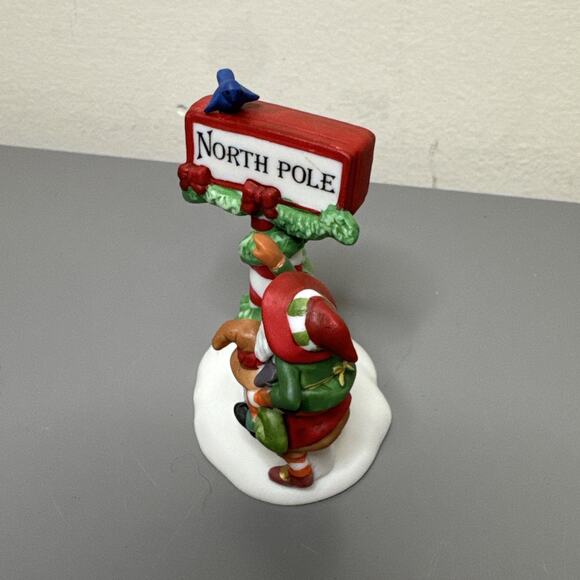 Dept 56, Trimming The North Pole #5608-1 - Picture 4 of 5